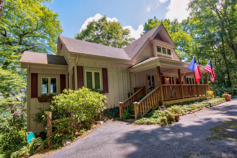 Cashiers Homes for Sale, Lake Toxaway, Highlands, Glenville Realtor