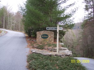 The entrance to The Summit in Cedar Hill in Cashiers Land and Homes